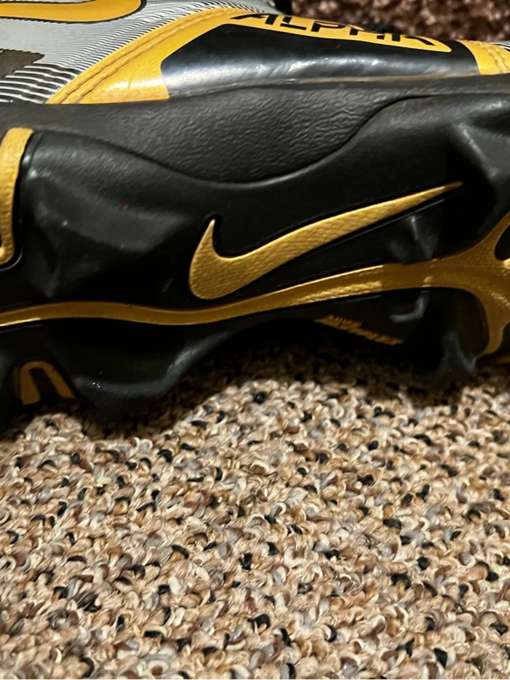 Nike Black and Yellow Alpha Football Cleats - Picture 3 of 5